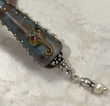 Art Glass Lariat with Pearls and Love-